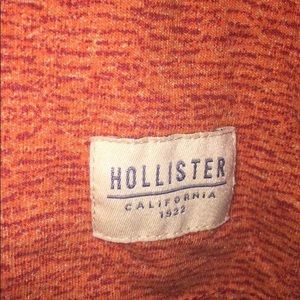 Men’s hollister tee!